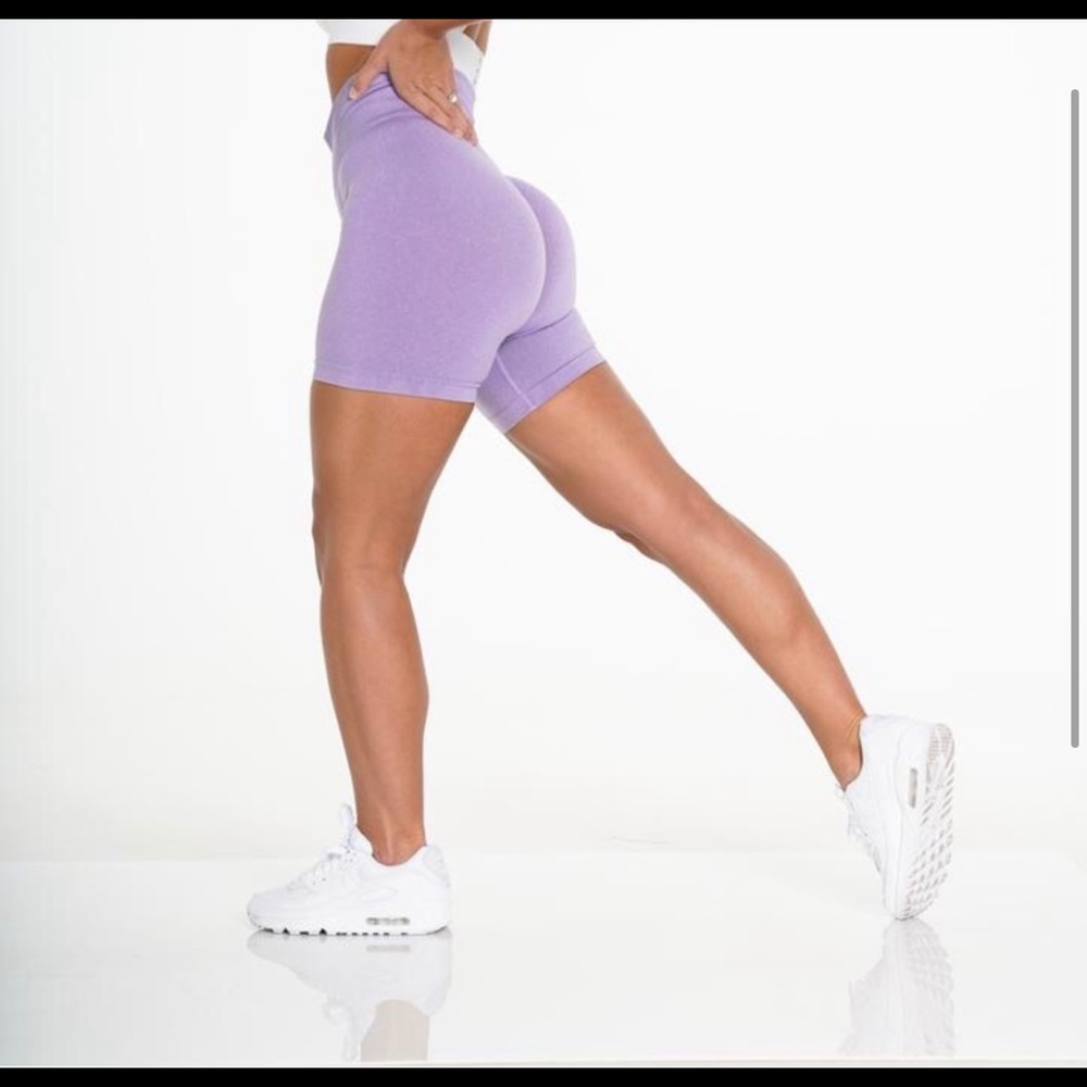 NVGTN Pro Seamless Shorts in Lilac